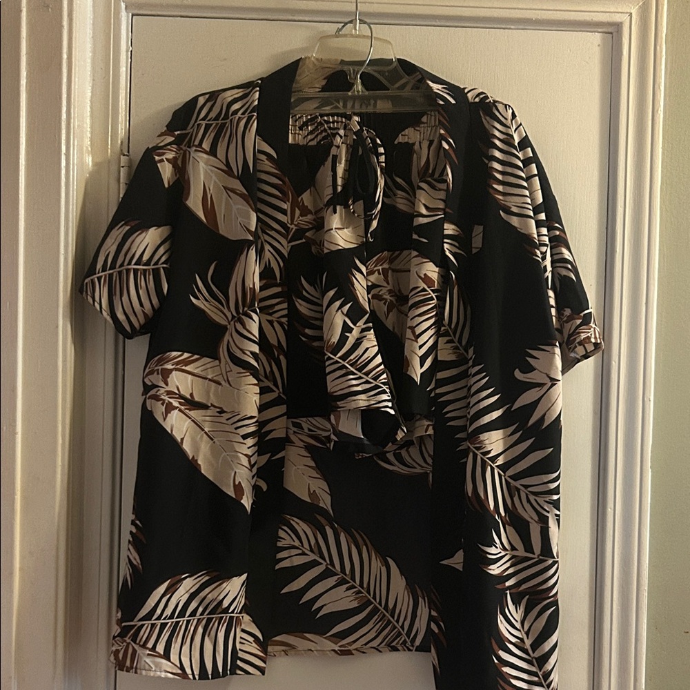 Stylish Black and Beige Leaf Print Kimono Shirt with Drawstring Shorts